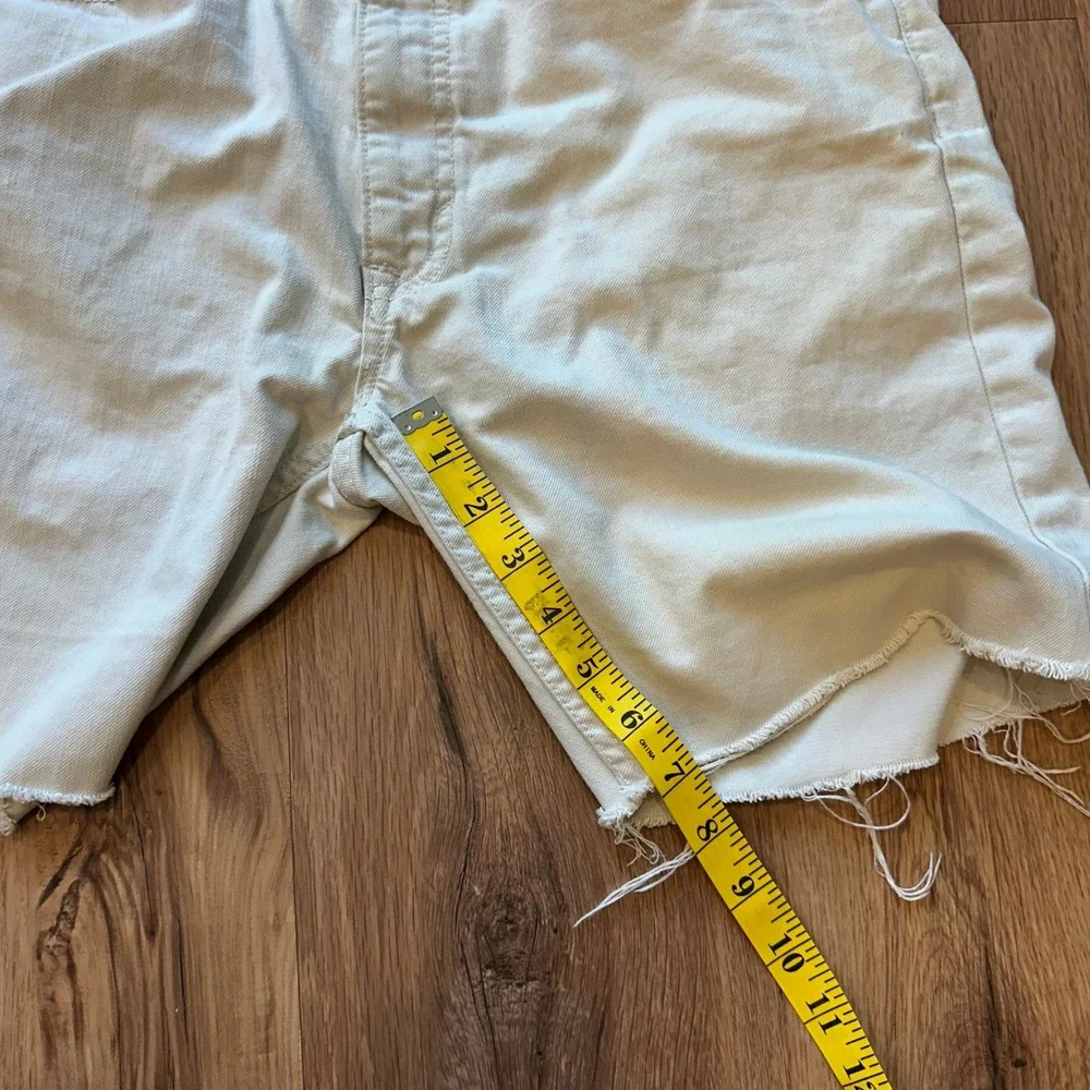 Banana Republic Mens Slim Fit Denim Cutoff Shorts Off White 32x32 Raw Hem